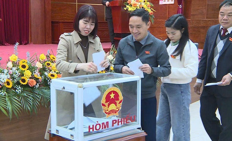 Kỳ họp thứ 5 HĐND xã Phúc Thọ khóa I, nhiệm kỳ 2021 – 2026- Ảnh 9.