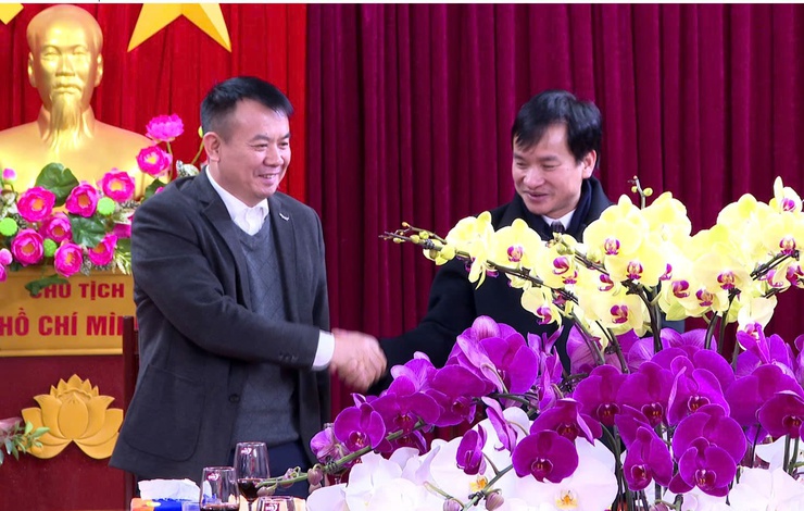 Ban Thường vụ Đảng ủy xã Hát Môn đã tiếp đón Đoàn công tác của Ban Thường vụ Đảng ủy xã Phúc Thọ đến thăm, chúc Tết Nguyên đán Bính Ngọ 2026.- Ảnh 2.