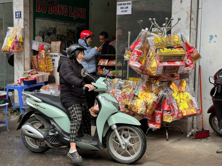 RỘN RÀNG PHIÊN CHỢ 23 TẾT BÍNH NGỌ PHƯỜNG ĐÔNG NGẠC- Ảnh 5.