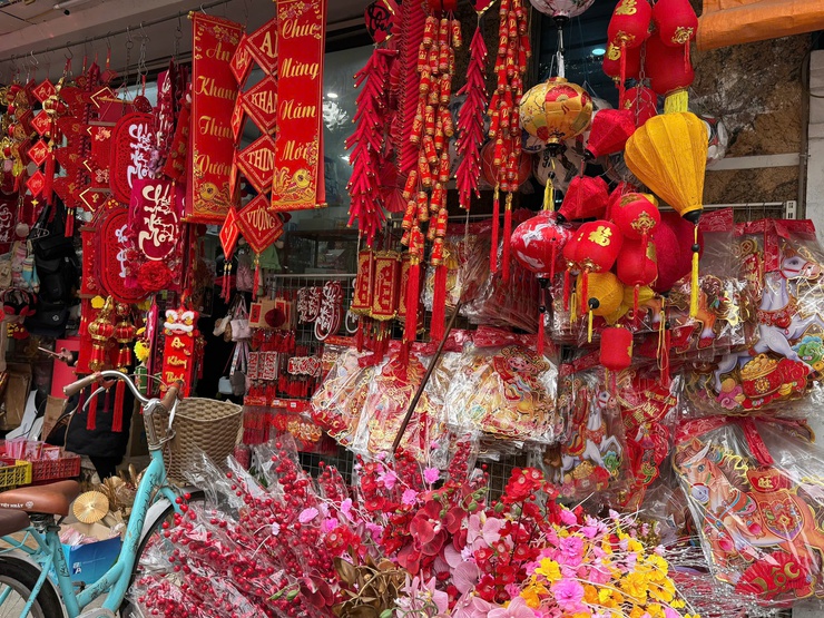 RỘN RÀNG PHIÊN CHỢ 23 TẾT BÍNH NGỌ PHƯỜNG ĐÔNG NGẠC- Ảnh 7.