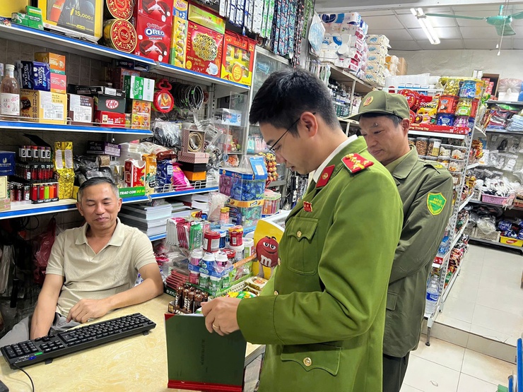 CÔNG AN PHƯỜNG ĐÔNG NGẠC QUYẾT LIỆT CÁC GIẢI PHÁP ANTT, GIỮ BÌNH YÊN CHO NHÂN DÂN VUI XUÂN, ĐÓN TẾT- Ảnh 2.