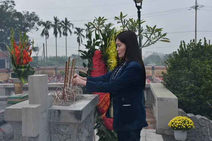 Phường Bồ Đề tổ chức đoàn dâng hương tưởng niệm các Anh hùng liệt sĩ dịp Tết Nguyên đán Bính Ngọ năm 2026- Ảnh 6.