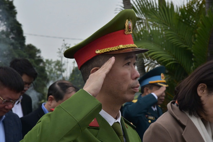 Phường Bồ Đề tổ chức đoàn dâng hương tưởng niệm các Anh hùng liệt sĩ dịp Tết Nguyên đán Bính Ngọ năm 2026- Ảnh 7.