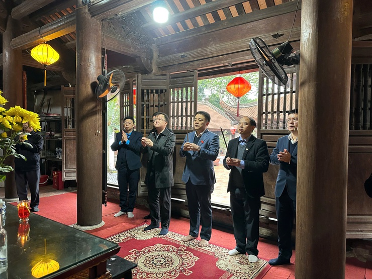 Phường Bồ Đề tổ chức đoàn dâng hương tưởng niệm các Anh hùng liệt sĩ dịp Tết Nguyên đán Bính Ngọ năm 2026- Ảnh 3.