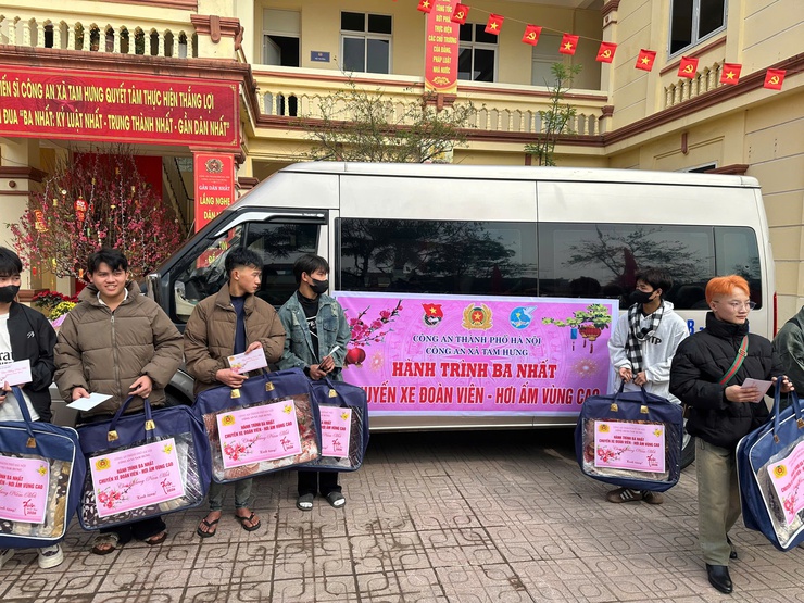 Lan tỏa hành trình "BA NHẤT" – Chuyến xe 0 đồng đưa công nhân về quê đón Tết đoàn viên- Ảnh 4.