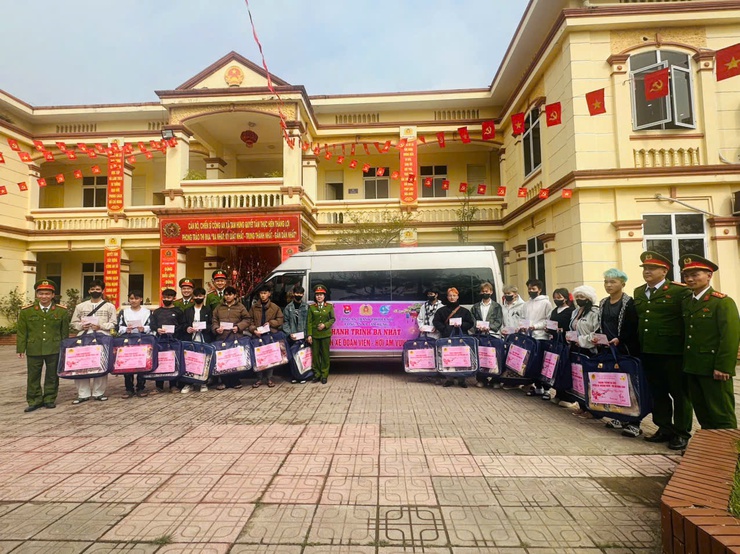 Lan tỏa hành trình "BA NHẤT" – Chuyến xe 0 đồng đưa công nhân về quê đón Tết đoàn viên- Ảnh 1.