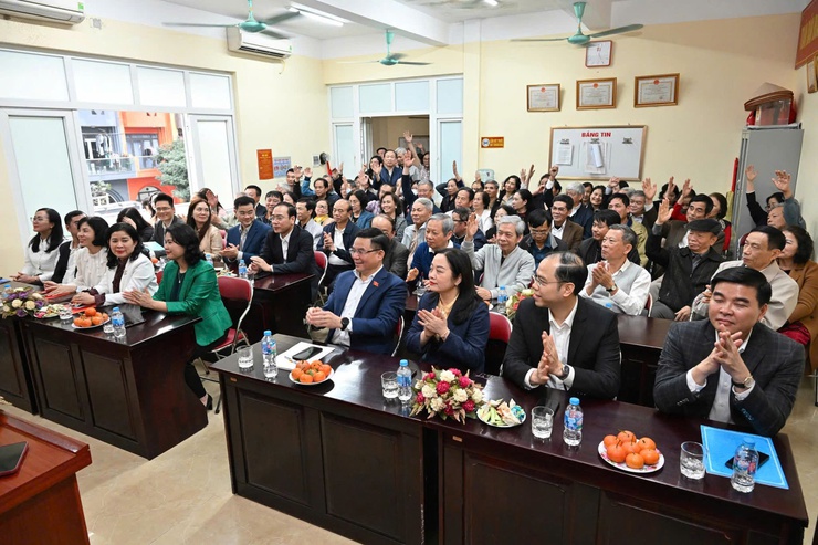 Cử tri nơi cư trú nhất trí giới thiệu bà Bùi Thị Thu Hiền – TUV, Bí thư Đảng ủy, Chủ tịch HĐND xã Vân Đình ứng cử Đại biểu HĐND Thành phố khoá XVI, nhiệm kỳ 2026 - 2031- Ảnh 2.