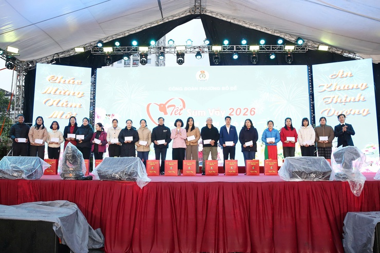 Công đoàn phường Bồ Đề tổ chức Chương trình “Tết sum vầy - Xuân ơn Đảng” 2026- Ảnh 4.