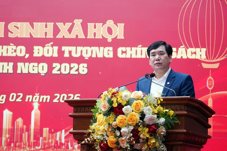 Hơn 200 suất quà được trao tặng tại Chương trình an sinh xã hội “Agribank chung tay vì người nghèo, đối tượng chính sách”- Ảnh 4.