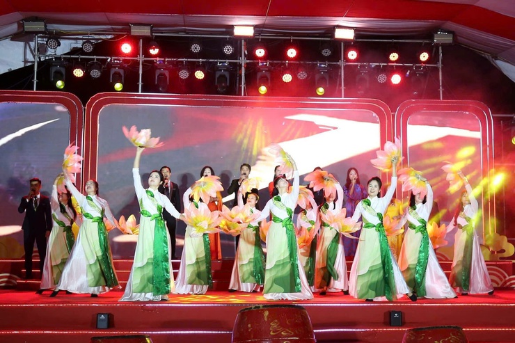 KHAI MẠC HỘI CHỢ XUÂN BÍNH NGỌ 2026 – KHÔNG GIAN VĂN HÓA, GIAO THƯƠNG RỘN RÀNG TẠI XÃ SÓC SƠN- Ảnh 4.