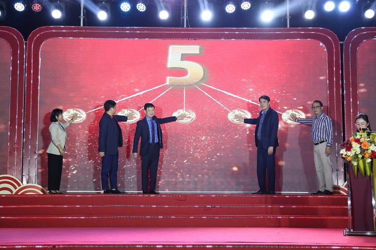 KHAI MẠC HỘI CHỢ XUÂN BÍNH NGỌ 2026 – KHÔNG GIAN VĂN HÓA, GIAO THƯƠNG RỘN RÀNG TẠI XÃ SÓC SƠN- Ảnh 1.