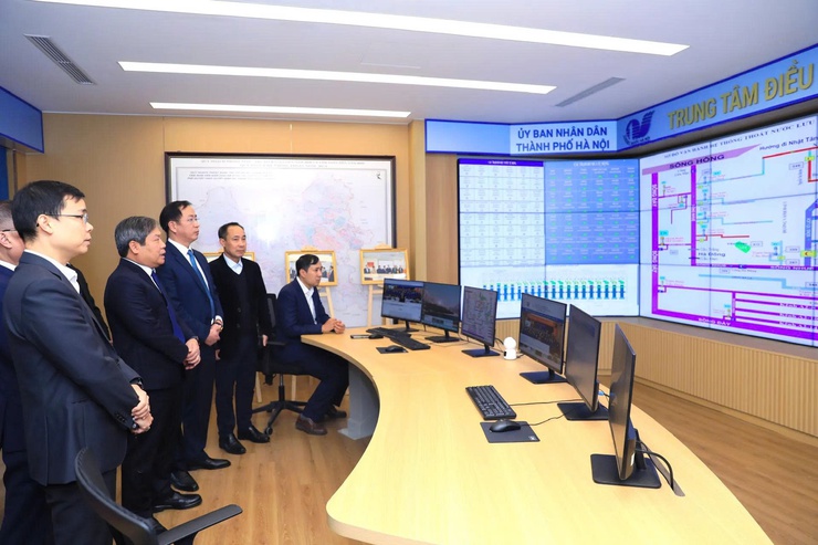 Chủ tịch UBND TP Hà Nội Vũ Đại Thắng thăm, chúc Tết các đơn vị làm nhiệm vụ xuyên Tết- Ảnh 3.