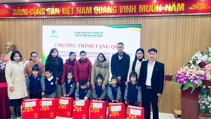 TRƯỜNG MẦM NON KIM CHUNG: "TRAO QUÀ TẾT – GỬI TRỌN YÊU THƯƠNG XUÂN BÍNH NGỌ 2026"- Ảnh 4.