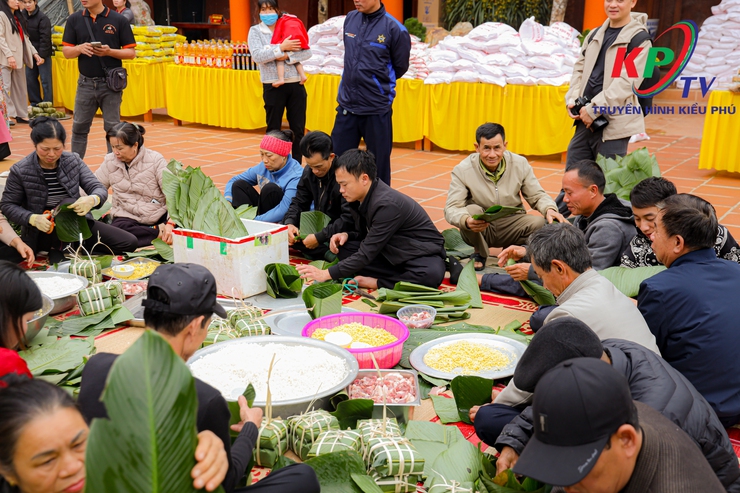 Xã Kiều Phú sôi nổi từ Hội thi gói bánh chưng, bày mâm ngũ quả và Chương trình Tết sum vầy năm 2026- Ảnh 5.