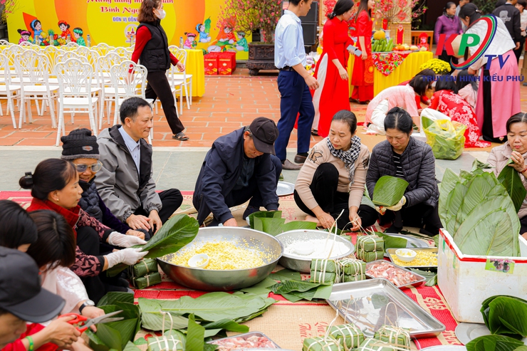 Xã Kiều Phú sôi nổi từ Hội thi gói bánh chưng, bày mâm ngũ quả và Chương trình Tết sum vầy năm 2026- Ảnh 7.