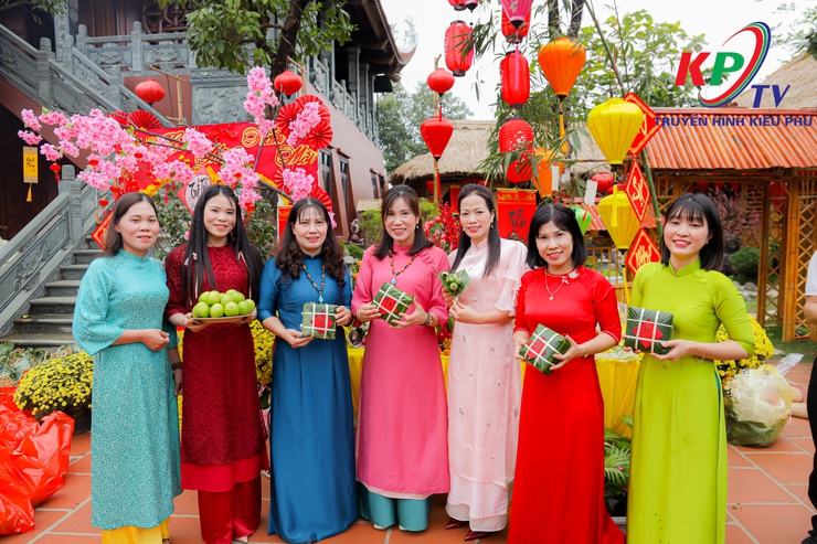 Xã Kiều Phú sôi nổi từ Hội thi gói bánh chưng, bày mâm ngũ quả và Chương trình Tết sum vầy năm 2026- Ảnh 10.