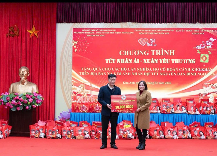 CHƯƠNG TRÌNH “TẾT NHÂN ÁI – XUÂN YÊU THƯƠNG” TẠI XÃ KIM ANH- Ảnh 11.