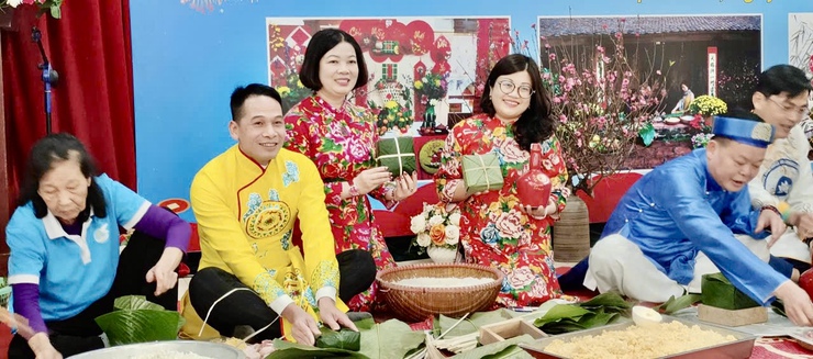 Ủy ban MTTQVN xã Đại Thanh trao tặng 115 xuất quà cho các gia đình có hoàn cảnh khó khăn trên địa bàn xã- Ảnh 1.