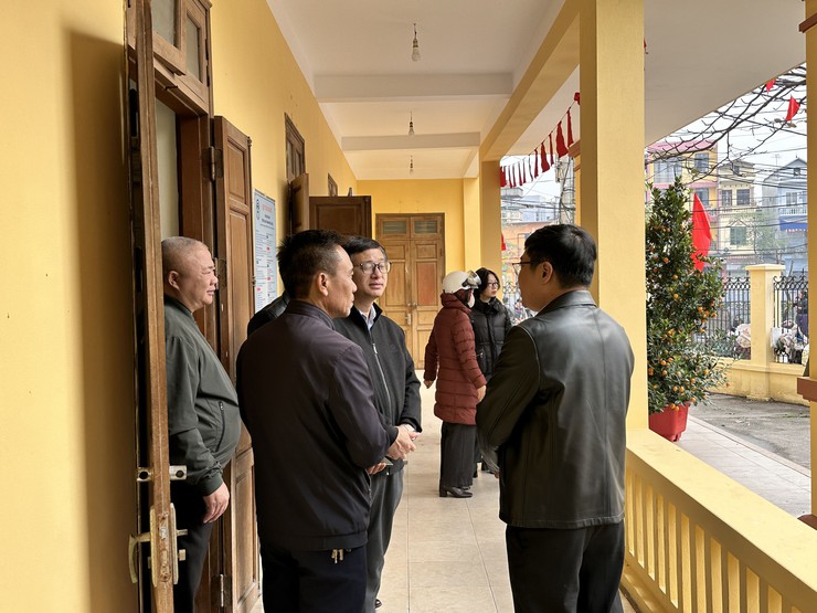 UBBC xã Đại Thanh kiểm tra công tác niêm yết danh sách cử tri tại 31 khu vực bỏ phiếu- Ảnh 1.