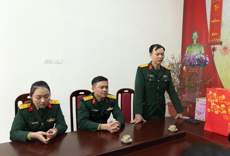 LÃNH ĐẠO XÃ ỨNG THIÊN THĂM, CHÚC TẾT LỰC LƯỢNG VŨ TRANG TRƯỚC THỀM XUÂN MỚI- Ảnh 4.