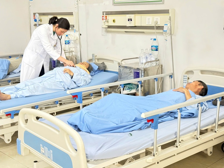 Tết trọn niềm vui, đừng quên duy trì việc dùng thuốc đều đặn, đúng liều, đúng thời gian theo chỉ định của bác sĩ- Ảnh 1.