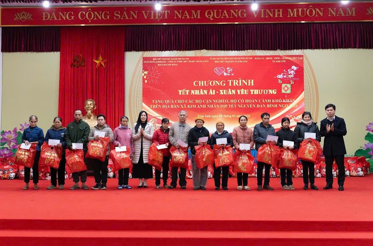 CHƯƠNG TRÌNH “TẾT NHÂN ÁI – XUÂN YÊU THƯƠNG” TẠI XÃ KIM ANH- Ảnh 4.
