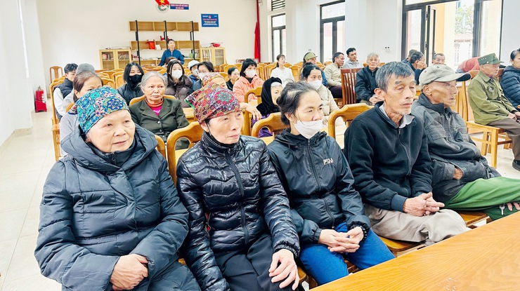 QUỐC OAI HOÀN THÀNH 100% HỘI NGHỊ ĐẠI BIỂU NHÂN DÂN ĐẦU NĂM 2026, LỒNG GHÉP HIỆU QUẢ HOẠT ĐỘNG CHĂM LO TẾT CHO NGƯỜI DÂN- Ảnh 4.