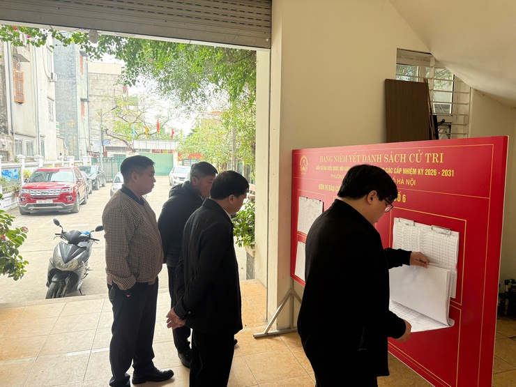 Kiểm tra công tác niêm yết danh sách cử tri bầu cử đại biểu Quốc hội khóa XVI và đại biểu Hội đồng nhân dân các cấp nhiệm kỳ 2026 - 2031- Ảnh 1.