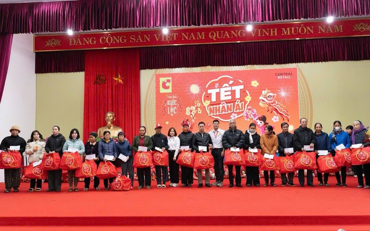 CHƯƠNG TRÌNH “TẾT NHÂN ÁI – XUÂN YÊU THƯƠNG” TẠI XÃ KIM ANH- Ảnh 6.