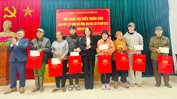 QUỐC OAI HOÀN THÀNH 100% HỘI NGHỊ ĐẠI BIỂU NHÂN DÂN ĐẦU NĂM 2026, LỒNG GHÉP HIỆU QUẢ HOẠT ĐỘNG CHĂM LO TẾT CHO NGƯỜI DÂN- Ảnh 6.