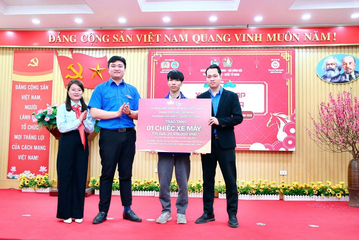 Phường Văn Miếu - Quốc Tử Giám tổ chức chương trình "Xuân Đoàn Kết - Tết Đoàn Viên"- Ảnh 3.