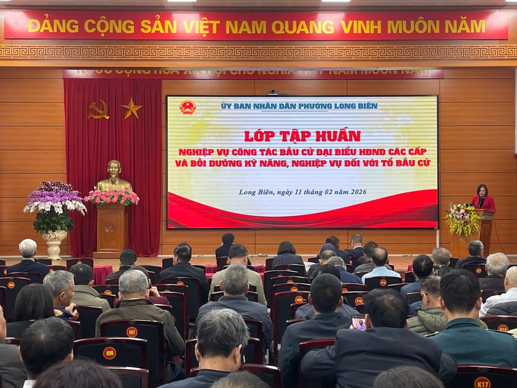 Phường Long Biên tổ chức tập huấn nghiệp vụ công tác bầu cử đại biểu Quốc hội khóa XVI và đại biểu Hội đồng nhân dân các cấp nhiệm kỳ 2026–2031- Ảnh 1.