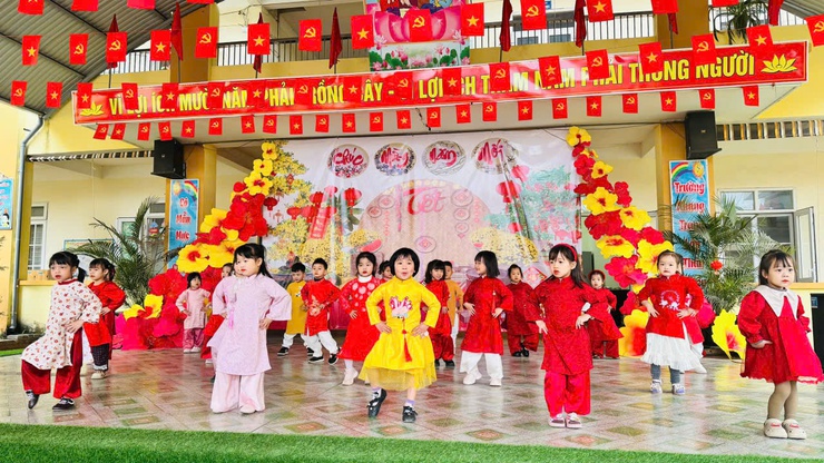 Tổ chức Chương trình “Xuân yêu thương – Bé sáng tạo cùng STEAM” tại Trường Mầm non Hồng Sơn- Ảnh 4.