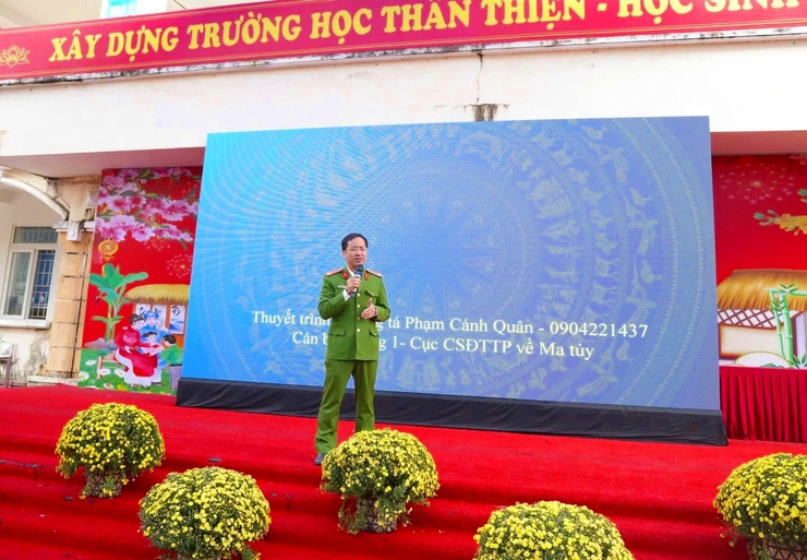 PHƯỜNG YÊN NGHĨA TĂNG CƯỜNG TUYÊN TRUYỀN PHÁP LUẬT, TẬP HUẤN PCCC VÀ PHÒNG NGỪA TỘI PHẠM TRONG HỌC ĐƯỜNG- Ảnh 1.