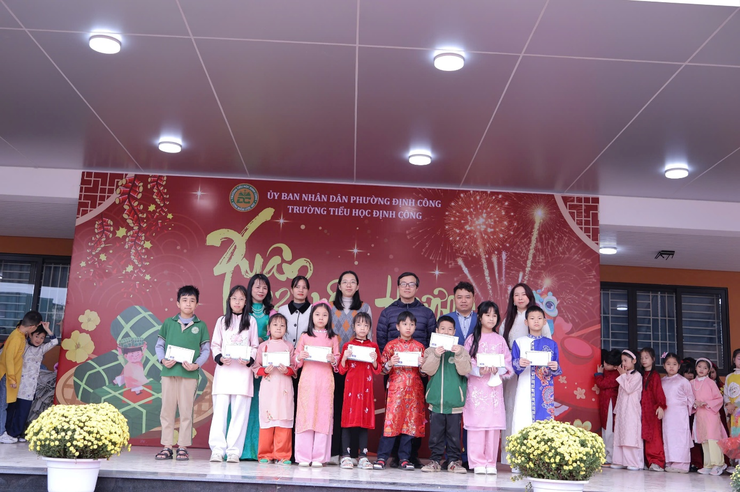 “Xuân yêu thương” – chương trình Tết lan tỏa ấm áp, sẻ chia- Ảnh 2.