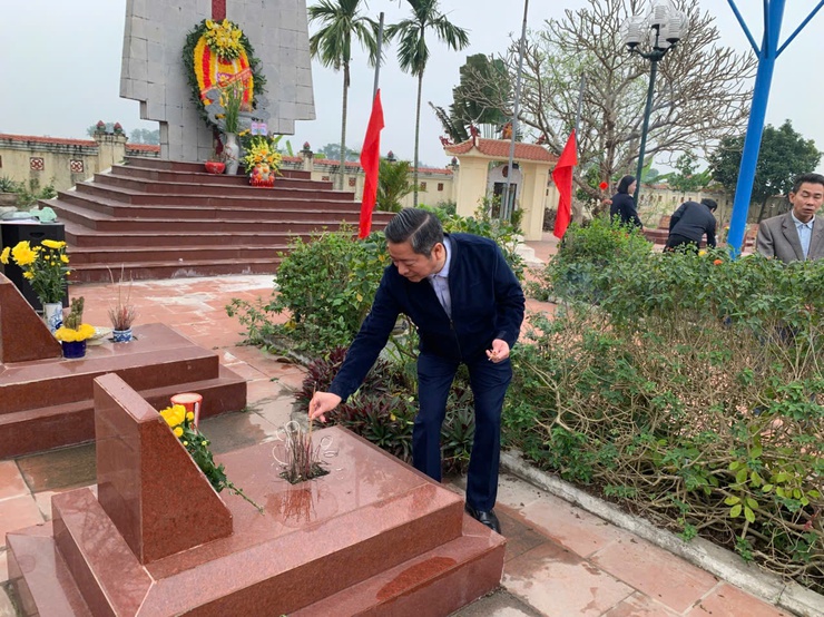 Xã Thanh Oai dâng hương tưởng niệm các Anh hùng liệt sĩ nhân dịp tết Nguyên đán Bính Ngọ 2026- Ảnh 14.