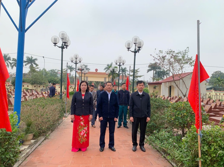 Xã Thanh Oai dâng hương tưởng niệm các Anh hùng liệt sĩ nhân dịp tết Nguyên đán Bính Ngọ 2026- Ảnh 16.