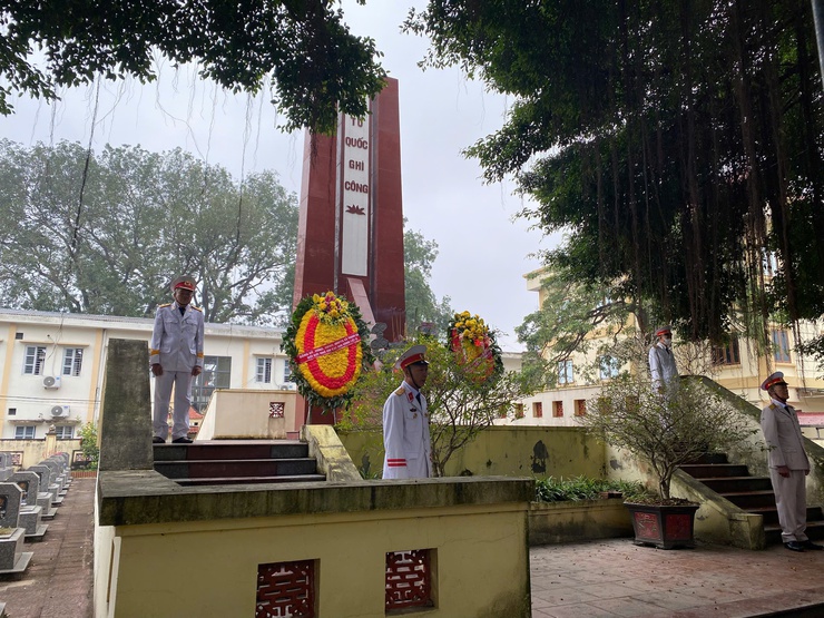 Xã Thanh Oai dâng hương tưởng niệm các Anh hùng liệt sĩ nhân dịp tết Nguyên đán Bính Ngọ 2026- Ảnh 8.