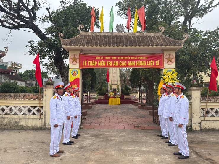 Xã Thanh Oai dâng hương tưởng niệm các Anh hùng liệt sĩ nhân dịp tết Nguyên đán Bính Ngọ 2026- Ảnh 17.