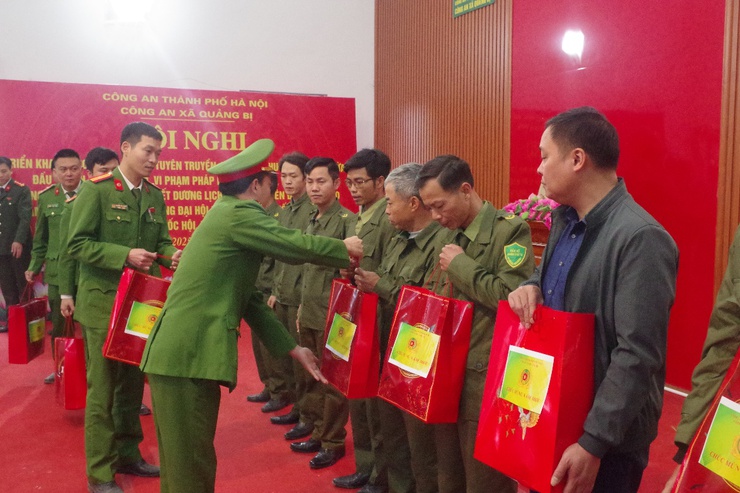 Công an xã Quảng Bị tổ chức Hội nghị tổng kết năm 2025, triển khai phong trào thi đua và chương trình trọng tâm năm 2026 của lực lượng tham gia bảo vệ ANTT ở cơ sở- Ảnh 4.