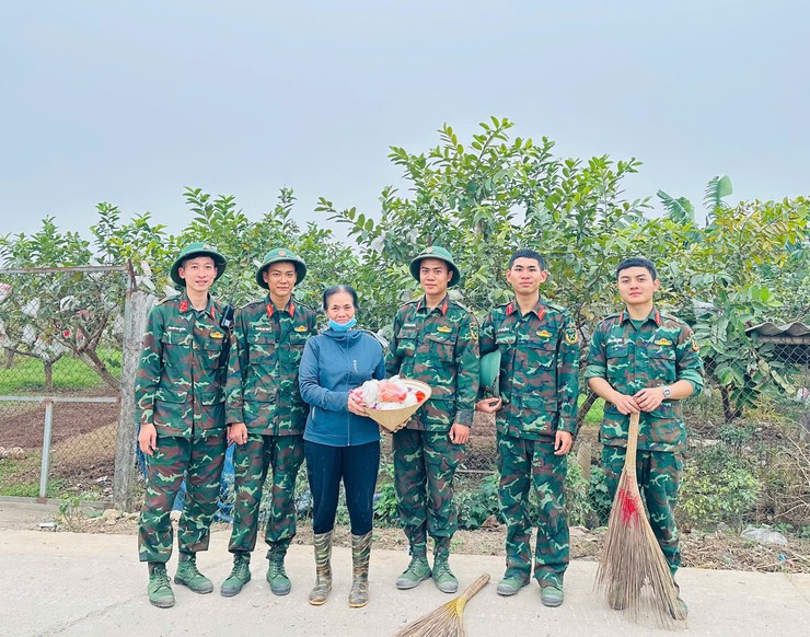 Nhiều hoạt động nghĩa tình tại chương trình Tết Quân - Dân ở xã đảo Minh Châu- Ảnh 1.