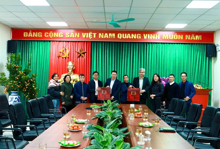 Bí thư Đảng uỷ Nguyễn Tiến Thành: Giữ vững tinh thần “sống tốt đời, đẹp đạo”- Ảnh 4.