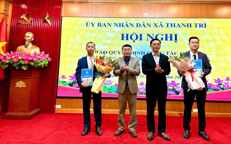 UBND xã Thanh Trì: Hội nghị công bố quyết định bổ nhiệm và chuyển đổi cán bộ, công chức- Ảnh 4.