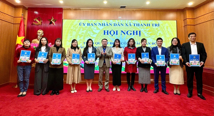 UBND xã Thanh Trì: Hội nghị công bố quyết định bổ nhiệm và chuyển đổi cán bộ, công chức- Ảnh 6.