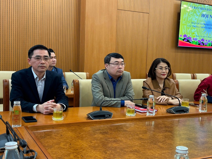 UBND xã Thanh Trì: Hội nghị công bố quyết định bổ nhiệm và chuyển đổi cán bộ, công chức- Ảnh 1.