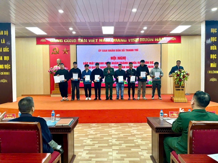 Xã Thanh Trì: Gặp mặt thanh niên lên đường nhập ngũ năm 2026 và đón quân nhân hoàn thành nghĩa vụ trở về địa phương- Ảnh 4.