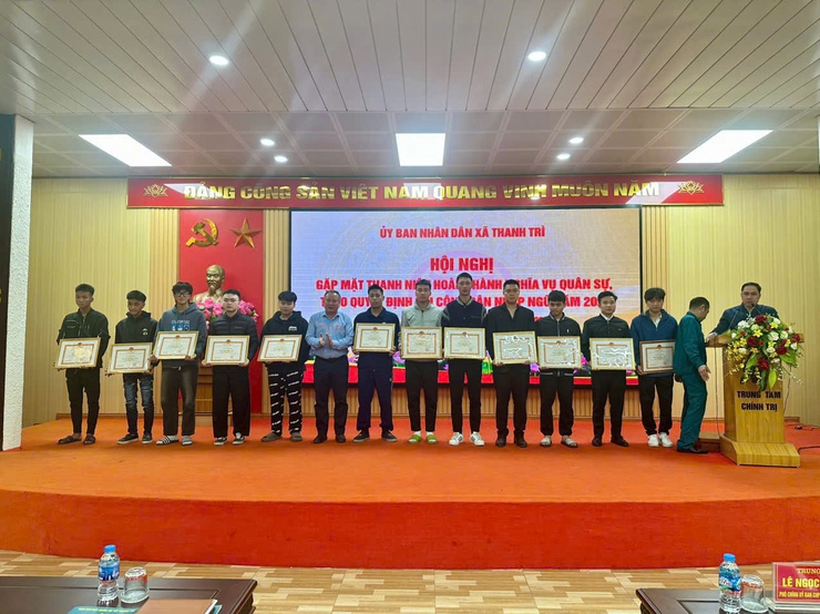 Xã Thanh Trì: Gặp mặt thanh niên lên đường nhập ngũ năm 2026 và đón quân nhân hoàn thành nghĩa vụ trở về địa phương- Ảnh 6.