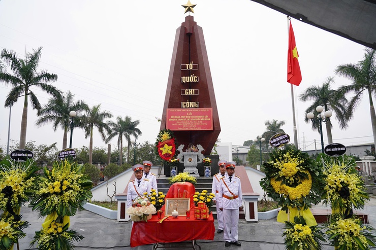 Xã Thường Tín đón nhận, truy điệu và an táng hài cốt liệt sĩ Nguyễn Văn Nhàn - Ảnh 1.
