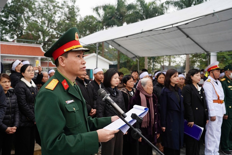 Xã Thường Tín đón nhận, truy điệu và an táng hài cốt liệt sĩ Nguyễn Văn Nhàn - Ảnh 3.