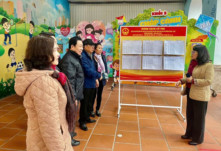 Đoàn giám sát của Mặt trận Tổ quốc Phường Hoàn Kiếm tăng cường giám sát công tác bầu cử tại các tổ bầu cử- Ảnh 14.